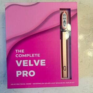 NWT Laduora Velve Pro Skincare Wand with Red & Blue Light Therapy Complete Kit